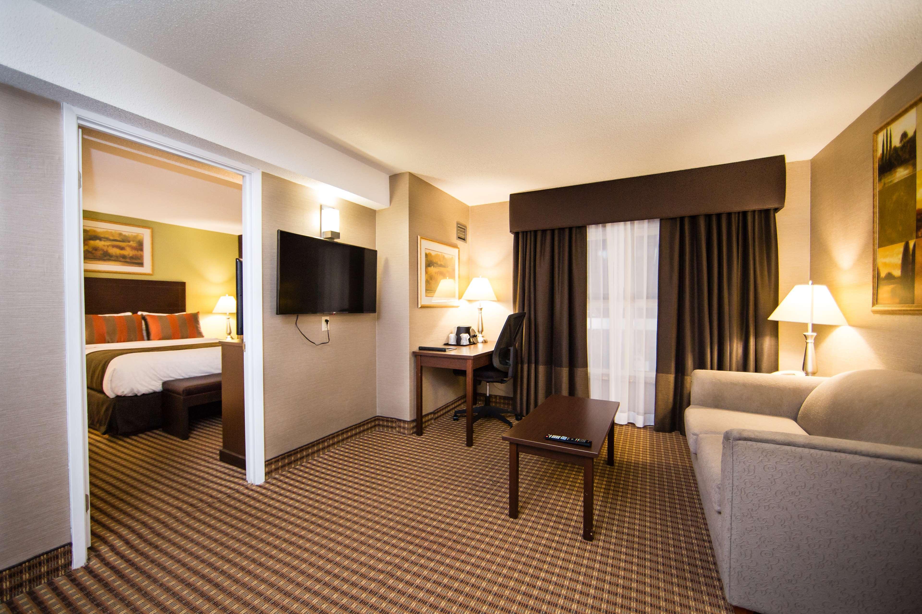Best Western Plus Ottawa Kanata Hotel And Conference Centre Bagian luar foto